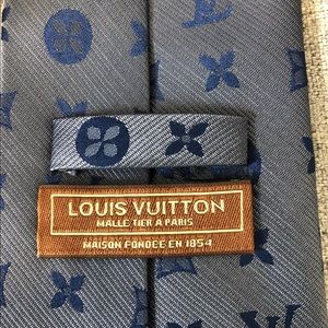 LV tie